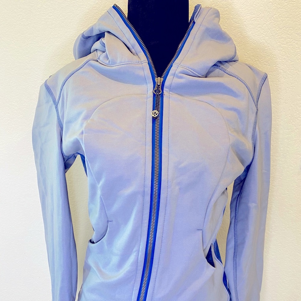 Sweatshirt/waterproof jacket
